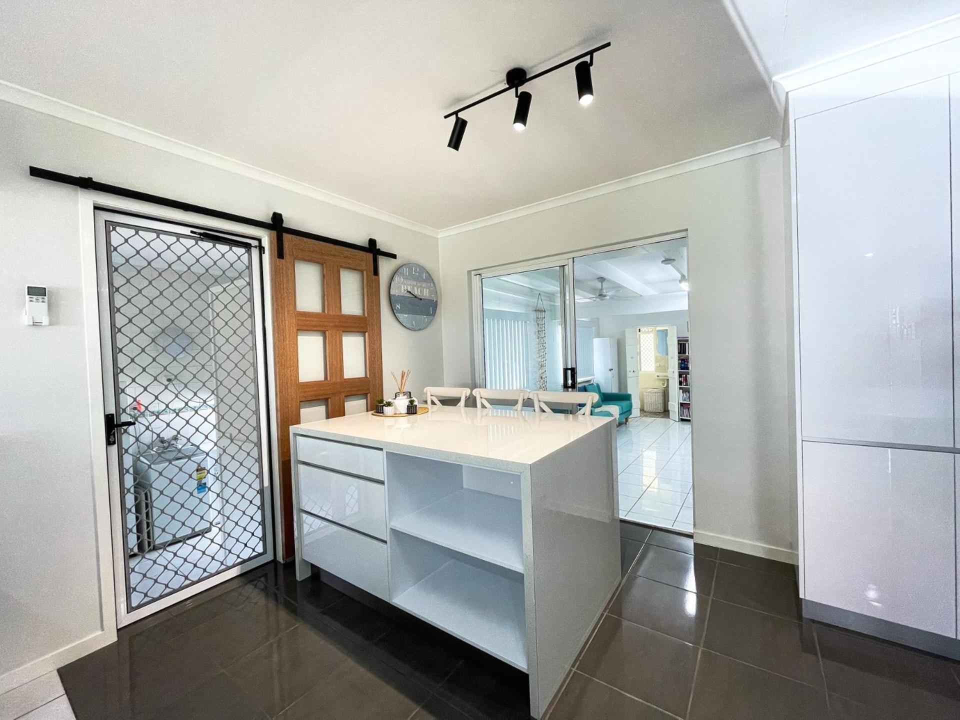 Beach House On Burrum- Close To Beach- 3Br- Wifi-Foxtel Woodgate Εξωτερικό φωτογραφία